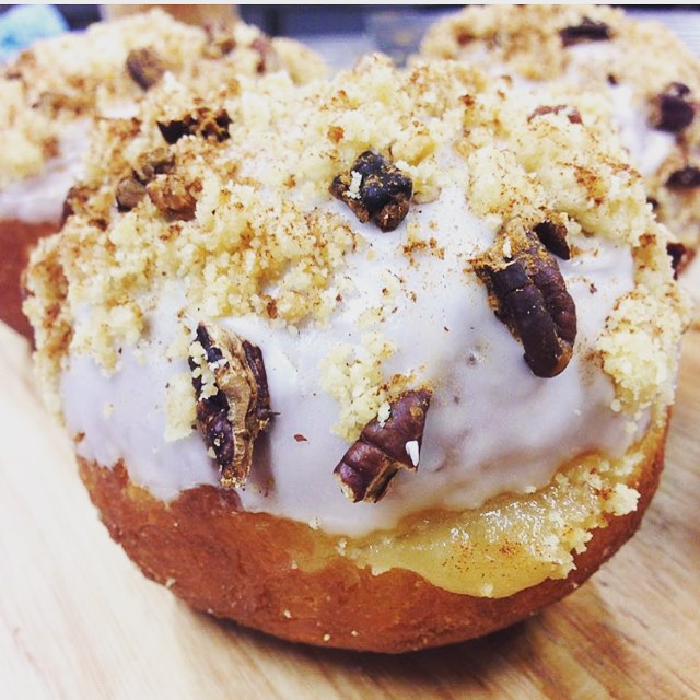 Apple pie donuts on today! Made by our very own @michore #donut #bagel #applepie #melbourne #melbournefood #melbournecoffee #melbournecbd